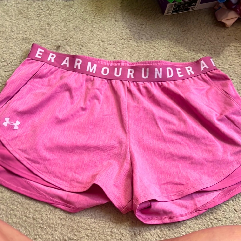 Cute under armor shorts good for working out size XL